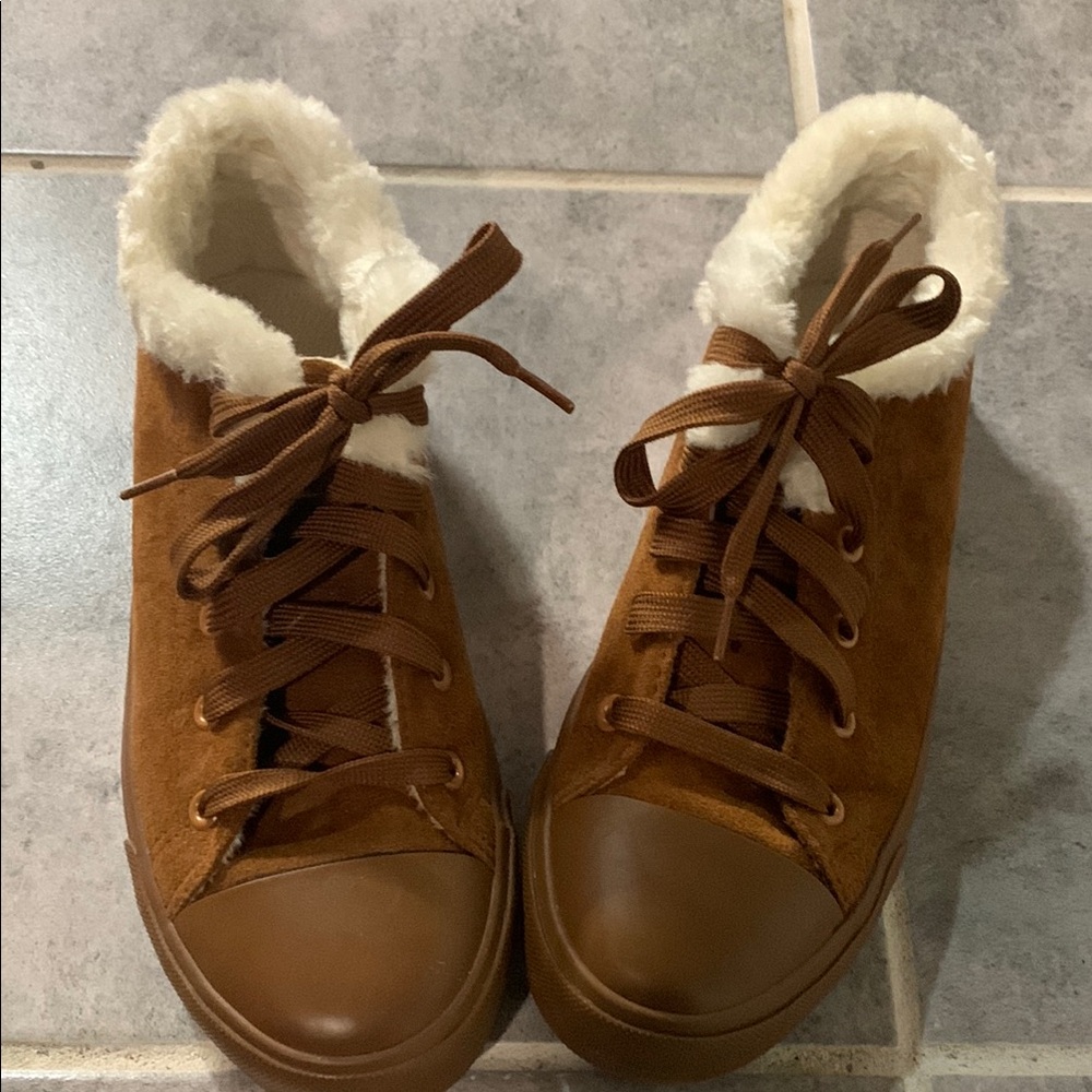 Brown Suede Women's Sneakers with Faux Fur Lining